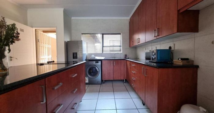 Property #2268860, Apartment for sale in Sunninghill
