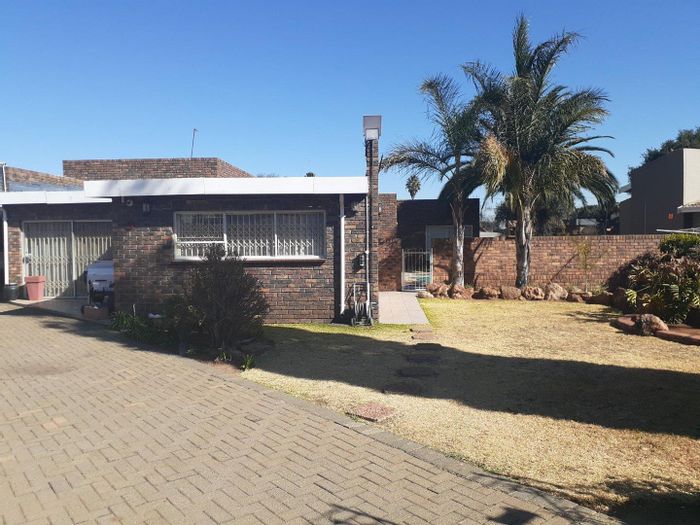 Spacious Family Home for Sale in Sunward Park Ext 1 with Pool and Double Garage!