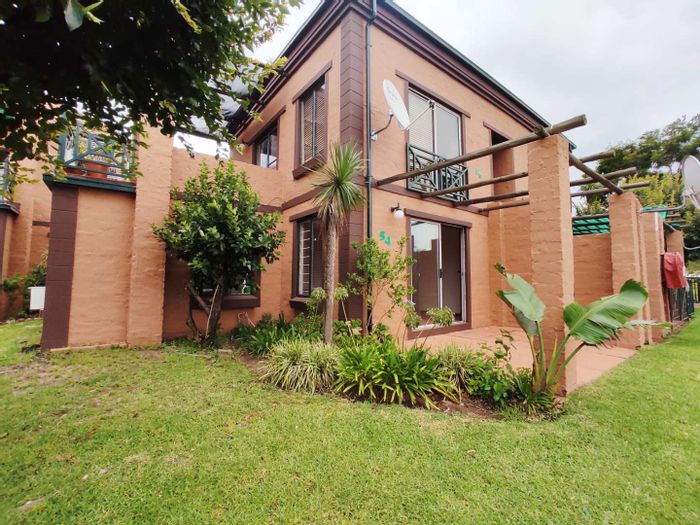 Sundowner Apartment To Rent: 1 Bed, pool access, pet-friendly, utilities included.