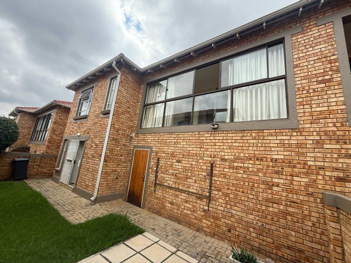 Property #2460734, Townhouse Rental Monthly in Wilgeheuwel