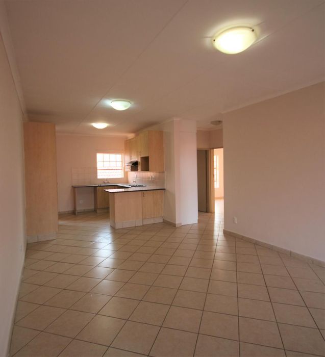 Hazeldean Apartment To Rent: 2 Beds, 2 Baths, Garage, Prepaid Electricity, Fibre Ready.