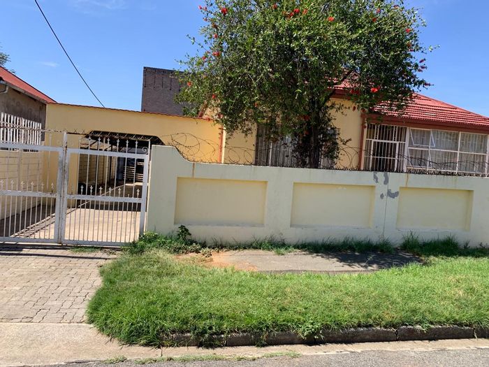 Regents Park Houses for sale