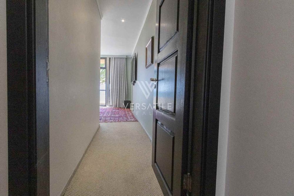 50 Master Bedroom entrance