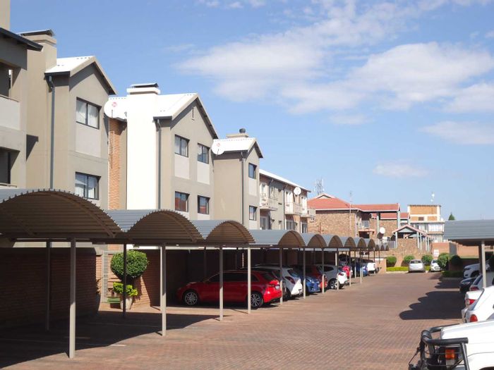 For Sale: Apartment in Moregloed with 2 bedrooms, balcony, and secure parking.