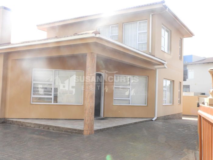 House to Rent in Swakopmund Ext 12: Sea view, 3 bedrooms, indoor braai.