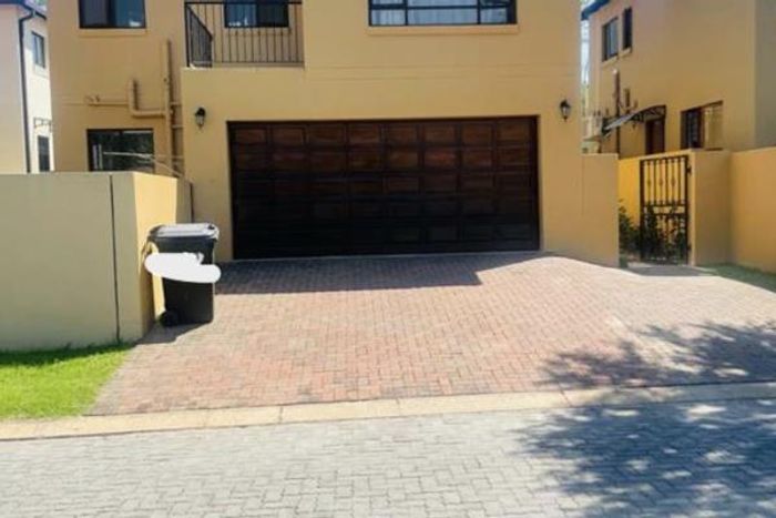 Property #2190441, House rental monthly in Fourways