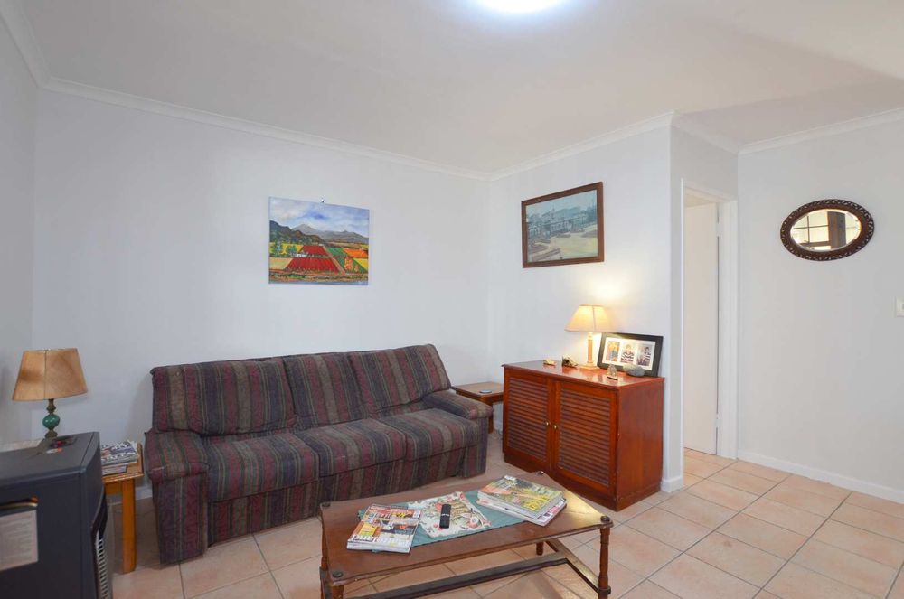 Charming 2Bedroom House for Sale in Protea Heights with Office and