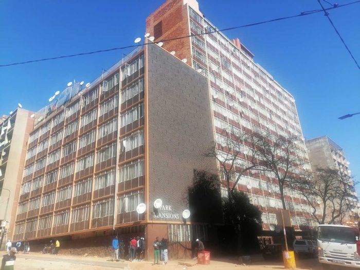 Spacious Bachelor Apartment in Hillbrow, To Rent with secure living and amenities.