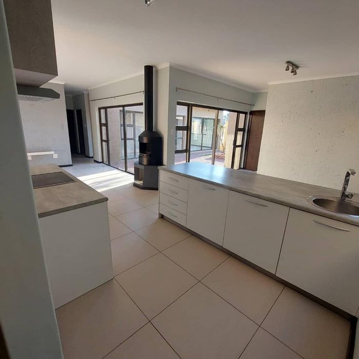 House for Sale in Okahandja Central: 3 Bedrooms, BBQ area, double garage, 24-hour security.