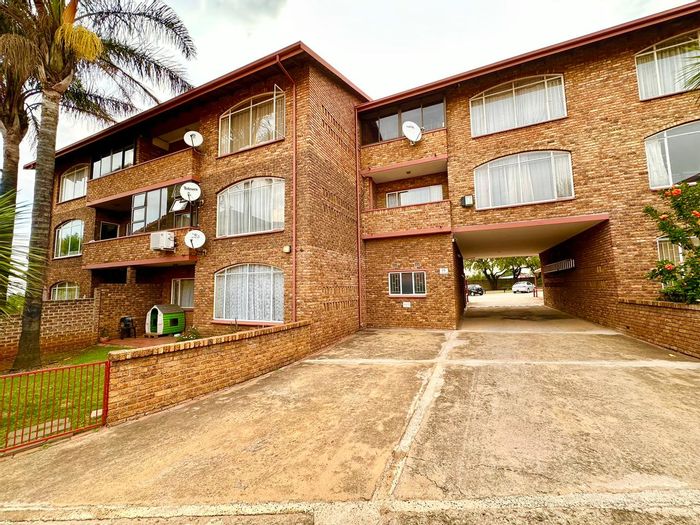 For Sale: Albemarle Townhouse with 2 bedrooms, air conditioning, and parking options.