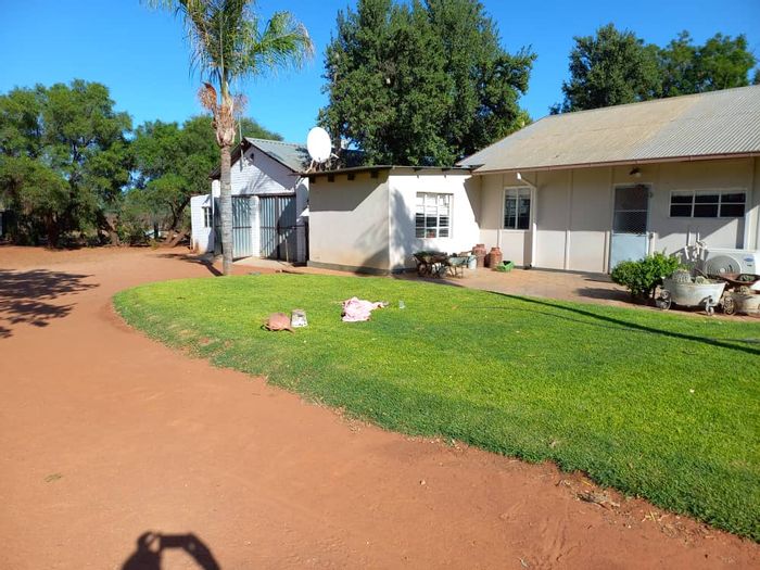 Property #2079007, Small Holding for sale in Otjiwarongo