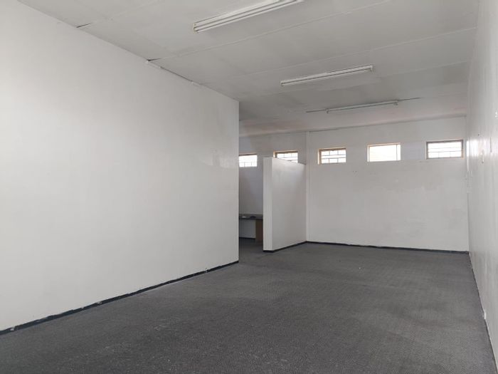 To Rent: Open plan shop/office in Sidwell's busy Commercial Centre, ample parking.