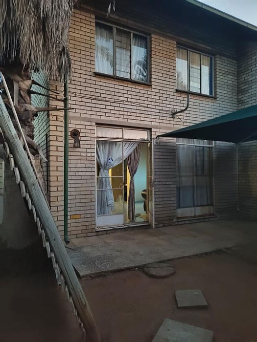 Property #2391419, Townhouse For Sale in Silverton