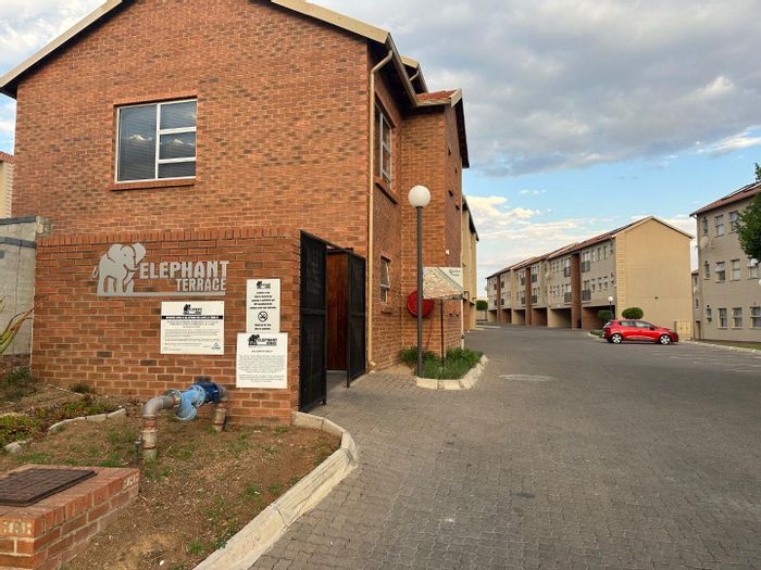 Property #2423268, Apartment For Sale in Kosmosdal