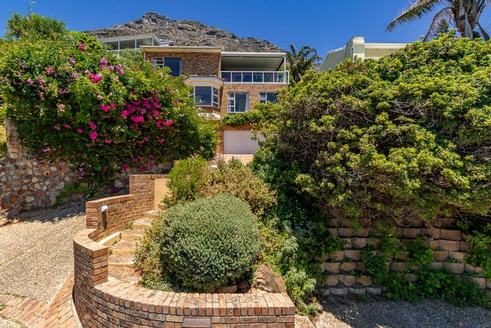 Lakeside House For Sale: 4 bedrooms, lift access, panoramic views, double garage.