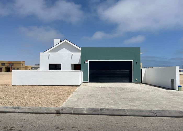 Property #2221304, Townhouse for sale in Swakopmund Ext 19