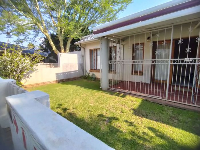 Property #2219925, Townhouse Pending Sale in Garsfontein