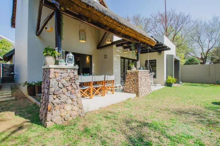 Witkoppen Cluster For Sale: 3-bed home with garden, clubhouse, and security.