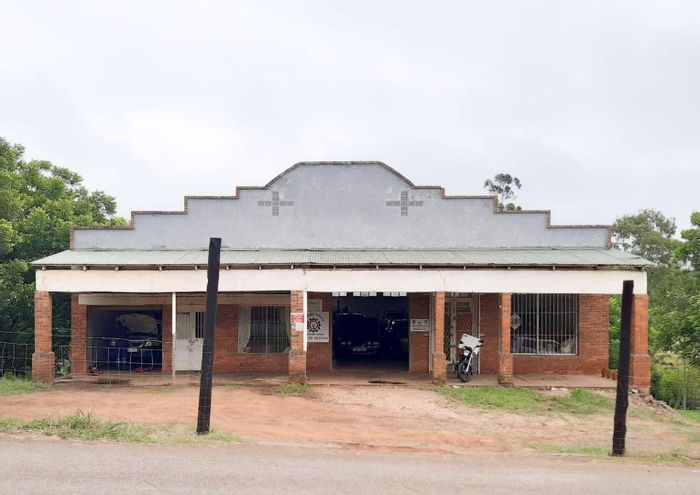 For Sale: Retail workshop in New Hanover Central, zoned Business, spacious layout.