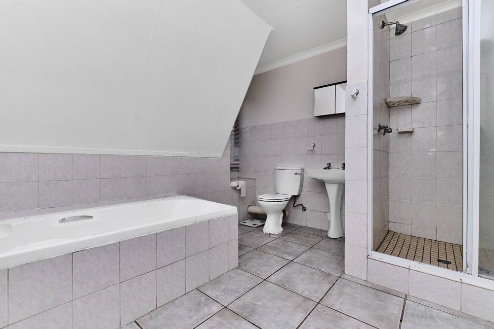 Shared full bathroom upstairs