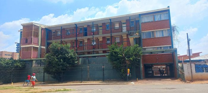 Property #2104112, Apartment for sale in Kempton Park Central