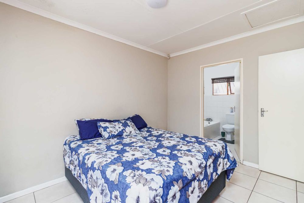 Flatlet - Bedroom view 2