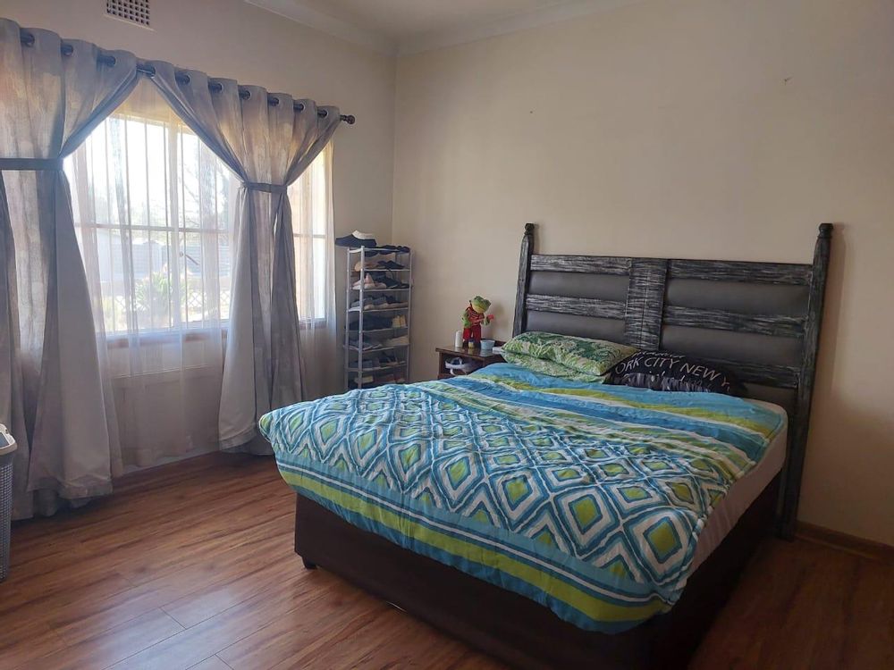 3 Bedroom Home for Sale in Kempton Park Ext 2 (1264 sqm) 