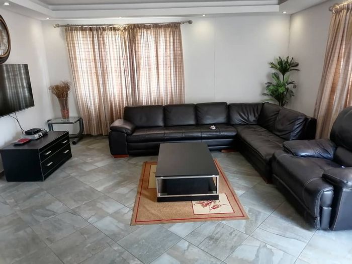 Property #2227604, House rental monthly in Cimbebasia