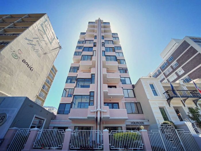 Stunning Art Deco Apartment for Sale in Cape Town City Centre