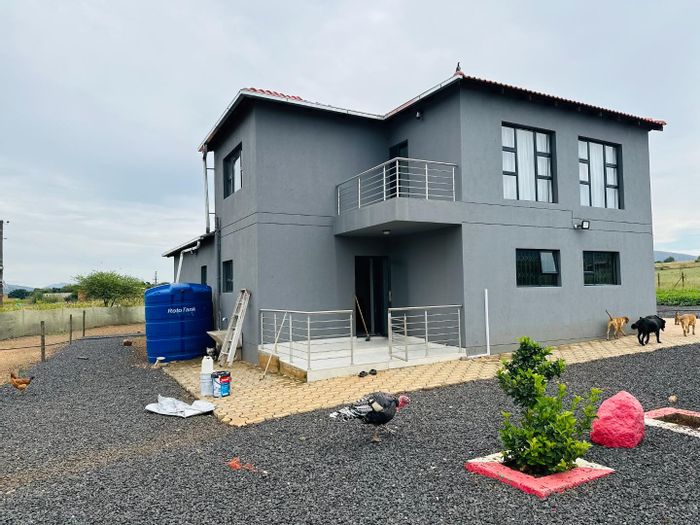 Farm for Sale in Hartbeespoort Central: 4 beds, solar panels, borehole water.