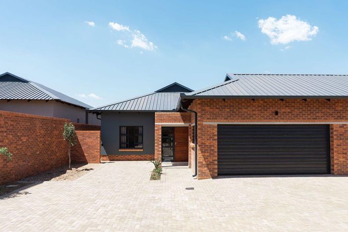 Property #2174634, Townhouse for sale in Six Fountains Residential Estate