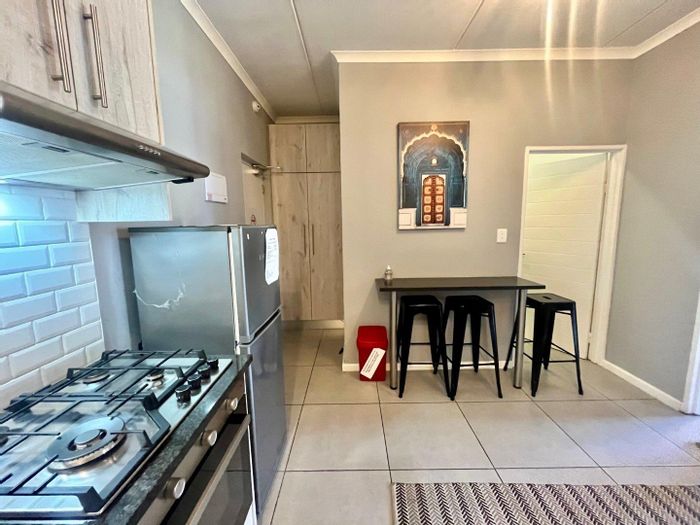 Property #2165223, Apartment for sale in Table View