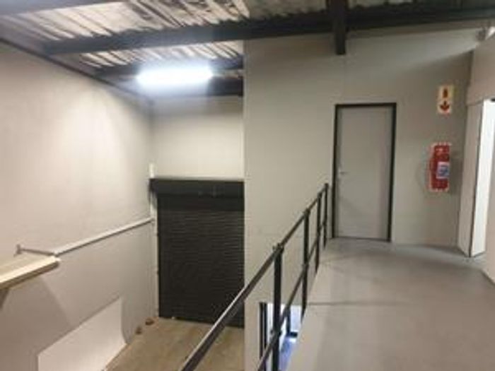 Northern Industrial Industrial Property For Sale: 161 sqm, double volume, tenant in place.