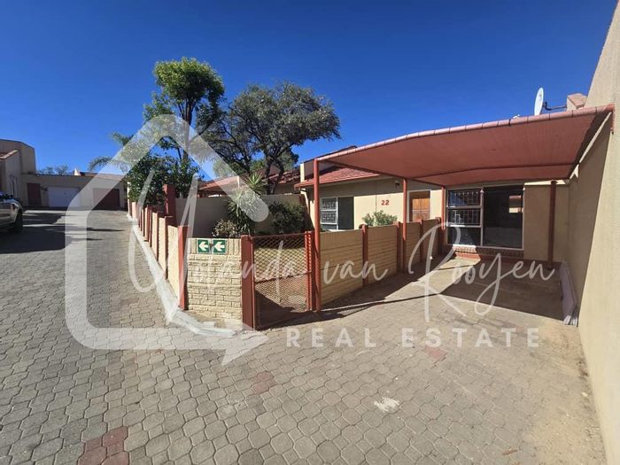Hochlandpark Townhouse For Sale: 2-bed, pet-friendly, secure, close to amenities.