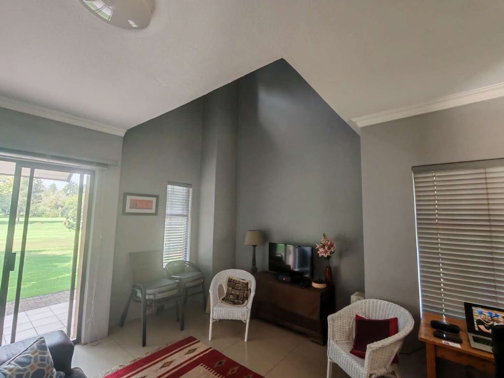 Double volume in lounge