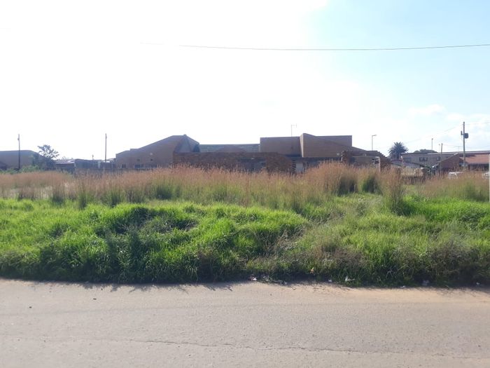 Actonville Vacant Land Residential For Sale: 321sqm corner stand with incomplete structure.