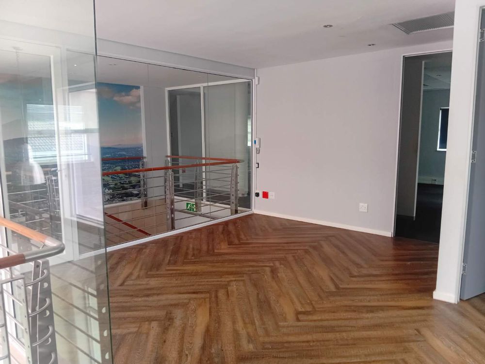 Reception with 1 smaller meeting room + Large meeting room