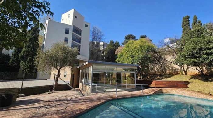 2-Bedroom Apartment To Rent in Sandhurst with parking, near Sandton City.