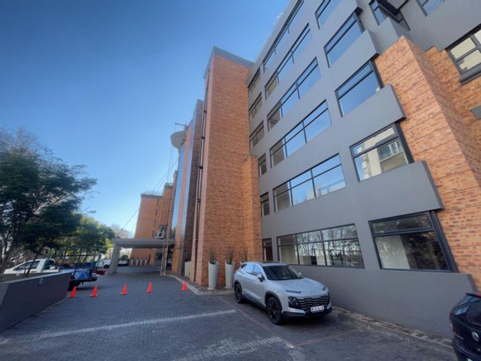 Property #2399818, Apartment Rental Monthly in Benmore Gardens