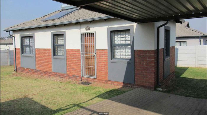 Mindalore House For Sale: 3 Bedrooms, open-plan living, carport, neat yard.