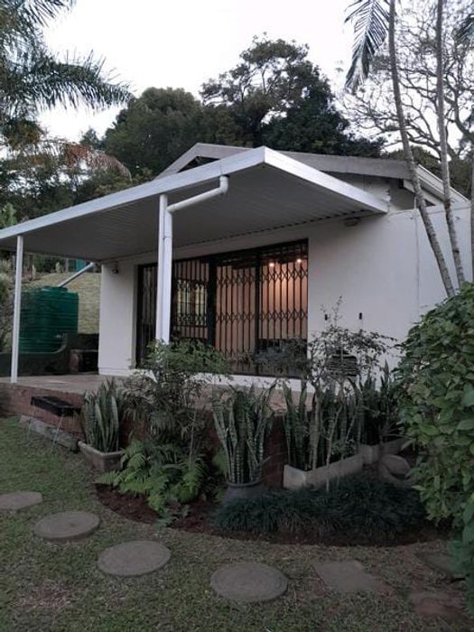 Property #2204430, Garden Cottage rental monthly in Dawncliffe