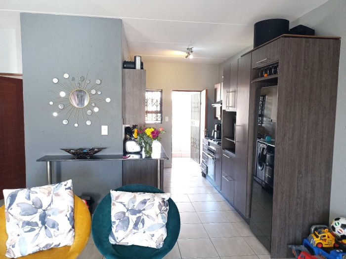 2-Bedroom Townhouse To Rent in Terenure with balcony, security, and Wi-Fi access.