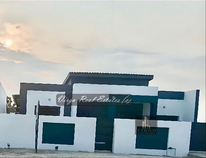 House for sale in Ondangwa Central: 3 bedrooms, open plan living, walk-in closet.