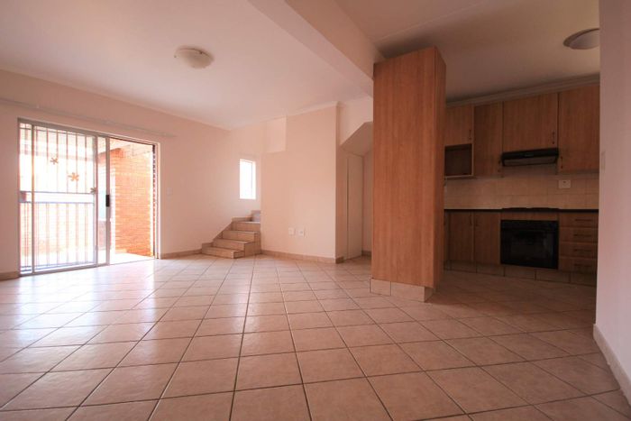 Hazeldean Apartment To Rent: 2 Bed, 2.5 Bath, Garage, Private Garden, Pet-Friendly.