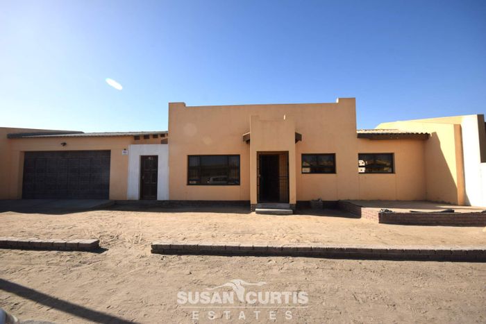 3-bedroom house with 2 flats, double garage, in Mondesa - For Sale.