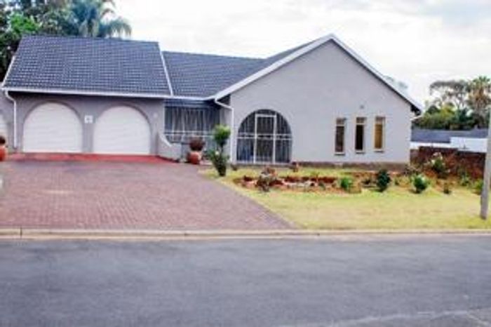 For Sale: House in Birchleigh North with pool, lapa, and double garage.