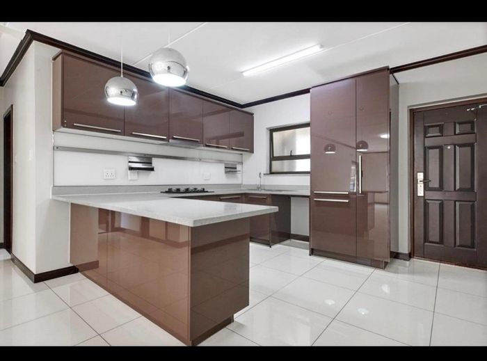 2-Bedroom Apartment To Rent in Fourways with pool, gardens, and secure parking.