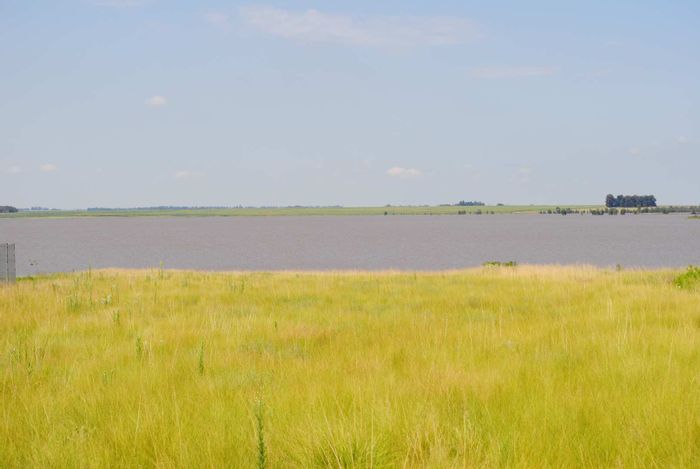 For Sale: 1.5ha Vacant Agricultural Land in Vaal Marina Central, ideal for outdoor living.