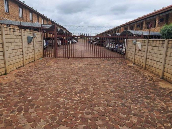 2-Bedroom Apartment For Sale in Olievenhoutbosch, Secure Complex with Garage.