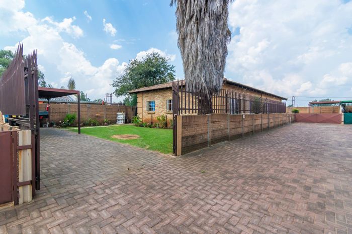 Property #2108239, Townhouse sold in Robinpark